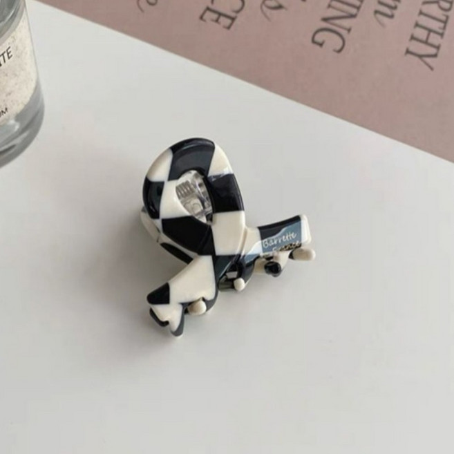 이수앤 프랑스 핸드메이드 반머리 집게핀