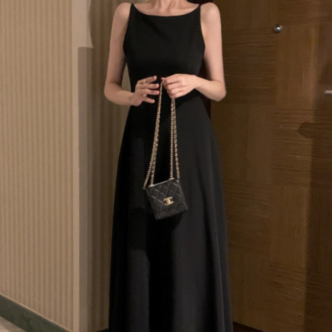 에쉬울프 스몰웨딩 하객룩 끈나시 라운드넥 드레일 롱 슬림 원피스