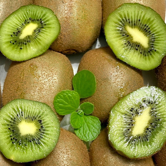 <품담> 국산 제주산 참다래 그린키위/달콤상큼한 제철 키위/선물용 가정용 모두 OK, 1박스, 소과 2kg