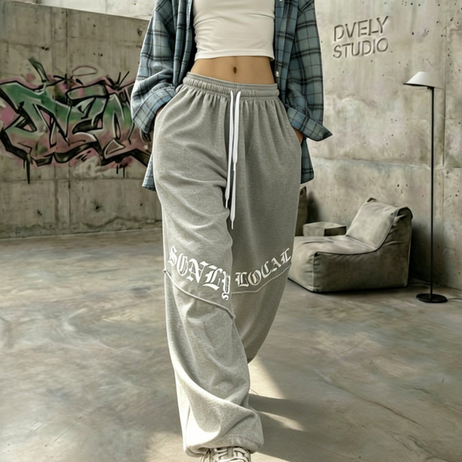 디블리 사선 타투레터링 와이드팬츠 방송댄스 통바지 트레이닝바지 댄스복 공연의상 축제의상 크루유니폼