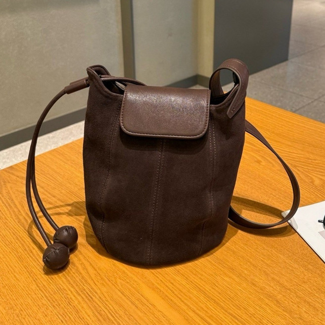 [리치앤] 스웨이드 버킷백 여성가방 소가죽 숄더백 크로스백 데일리 브라운