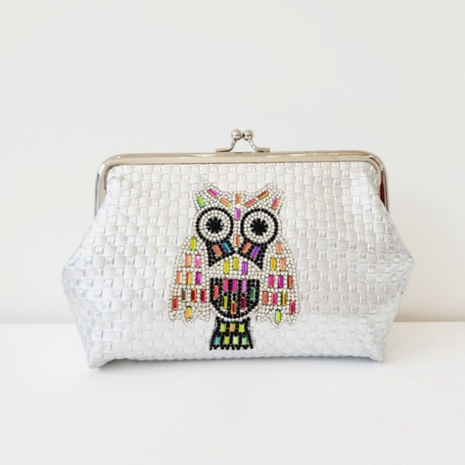 채우다 상점 반짝반짝 고급스러운 비즈장식 빛나는 비즈 크리스탈 부엉이 똑딱이 파우치 메이크업파우치 화장품 똑딱이 지갑 2가지 색상