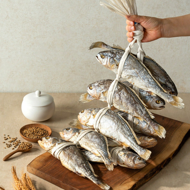 영광굴비 마른보리굴비 선물세트(두름) 왕특대 30-31cm 10마리, 마른보리 대28-29cm 10마리(두름), 1개
