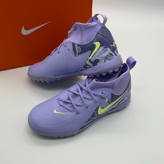 (국내매장판 오늘출발) 나이키 주니어 축구화 팬텀 루나2 퍼플 발편한 연습용 시합용 키즈 풋살화 슈즈파우치증정