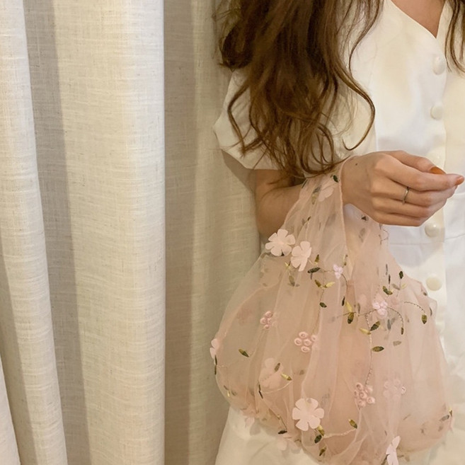 (당일출고)꽃자수 레이스 망사 손목가방 에코백