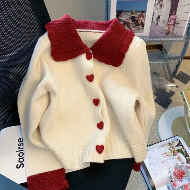 어반레이디 하트 포인트 단추 니트 배색 가디건