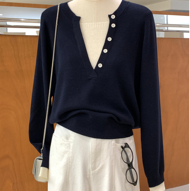 SONOVA 쏘노바 여성 데일리 브이넥 버튼 레이어드 배색 니트