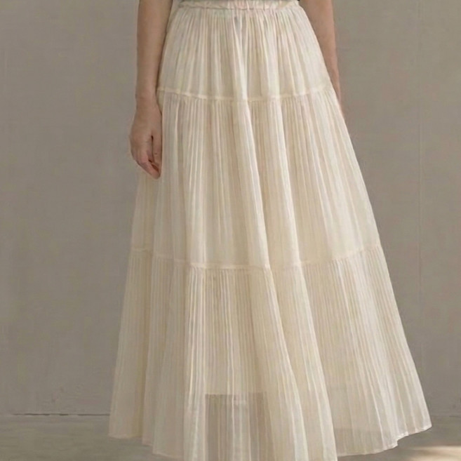 걸음마다 피어나는 로맨틱한 실루엣 샤랄라 플리츠 롱치마