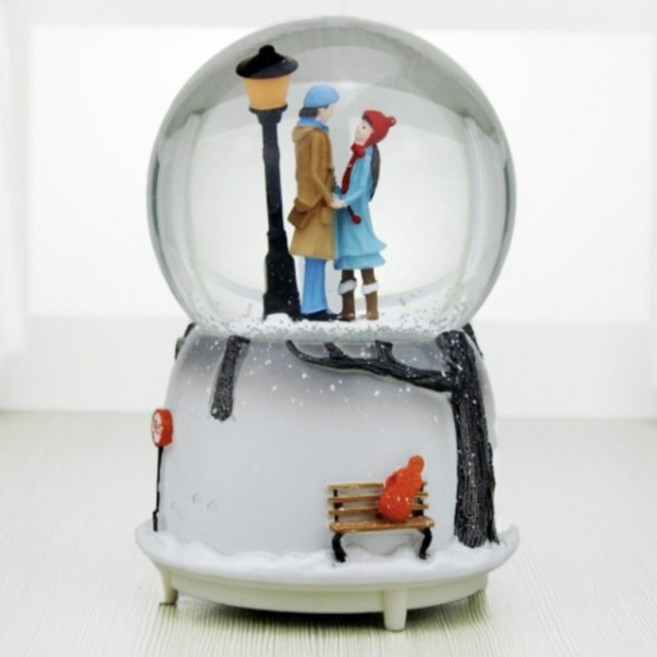파인큐브 크리스탈 눈내리는 스노우볼 오르골, 가로등커플