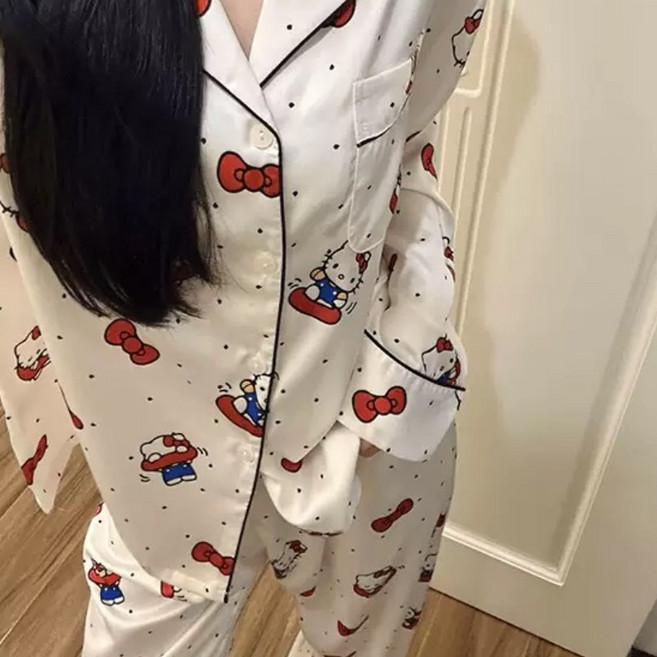 [노아르] 리본 고양이 패턴 흰색 여성 파자마 세트 실키 잠옷 홈웨어 상하세트