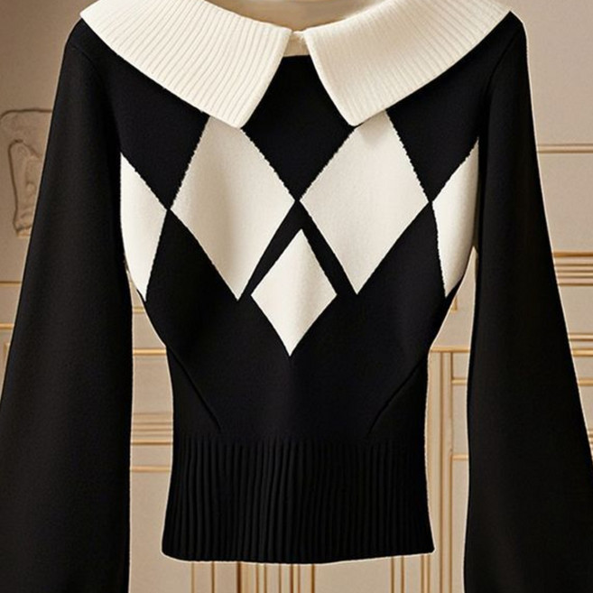 쁘띠꼬모 여성 아가일 배색 오버칼라 슬림핏 니트 GX510106
