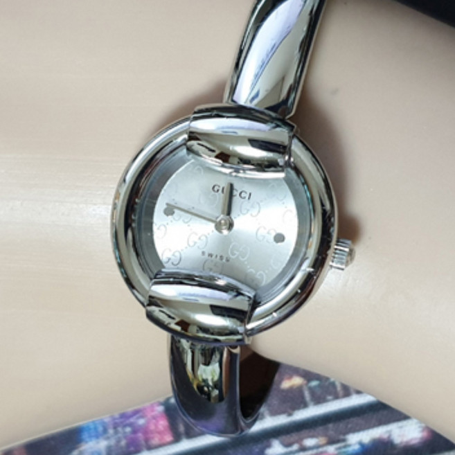 정품 미사용 신품 신형 1400L 실버 GG 여성용 메탈밴드