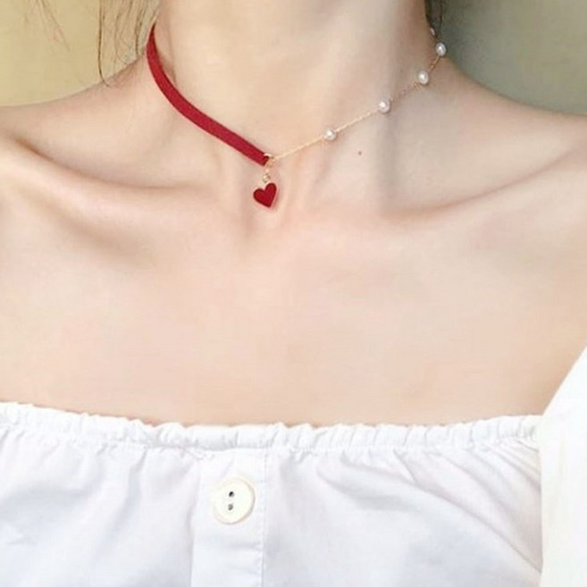 레드 벨벳 초커 목걸이 하트 펜던트 진주 드롭 섹시한 포멀한 연말 파티룩 크리스마스 데이트 색다른 소개팅 코디 포인트 악세사리 친구 우정템 여자친구 기념일 선물