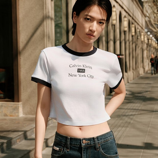 캘빈클라인진 여성티셔츠 링거 레터링 크롭 화이트 반팔티