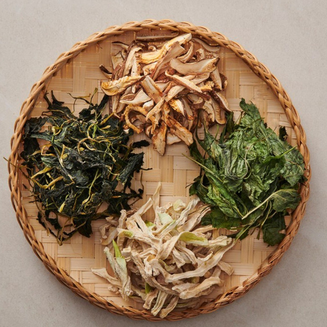 [잇더밀] 원기회복 밥솥에 부어만 주면 끝 나물 비빔밥 솥밥 나물한끼 취나물+곤드레나물 2종, 2세트, 곤드레17g+ 취나물20g