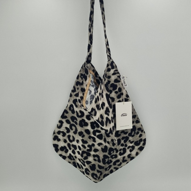 [국내 매장 정품] 이미스 에코백 뉴 레오파드 코듀로이 그레이 + 카라비너