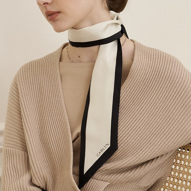 칼린 글램스키니 실크 방도 스카프 S7349S305