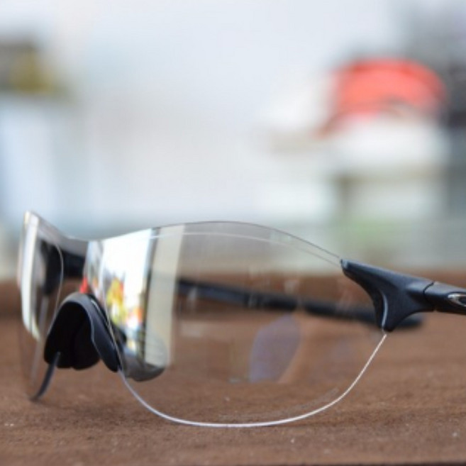 오클리 이브이제로 스위프트 변색 스포츠 선글라스