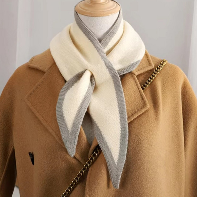 펀하니 포인트 스타일 쁘띠 니트 머플러