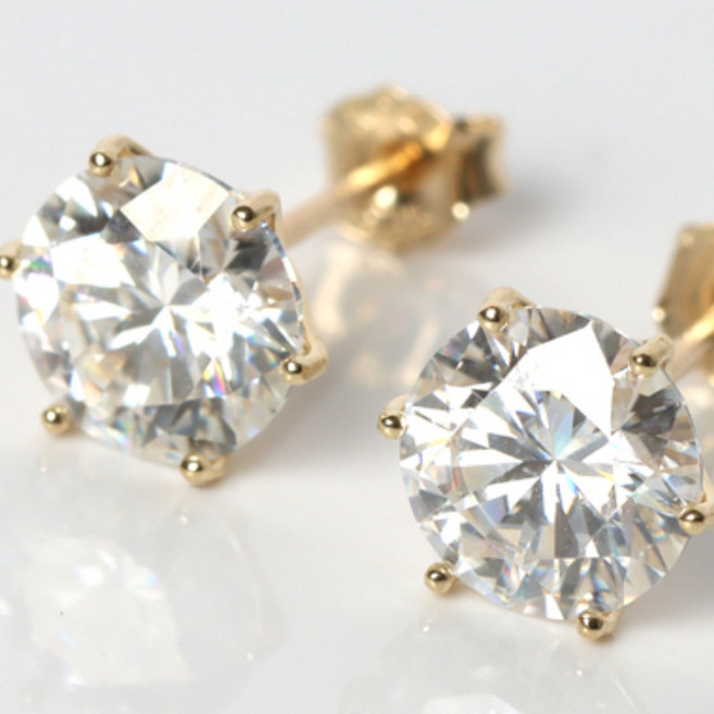 전체 18K 모이사나이트 다이아 귀걸이 (1쌍) / GRA인증서