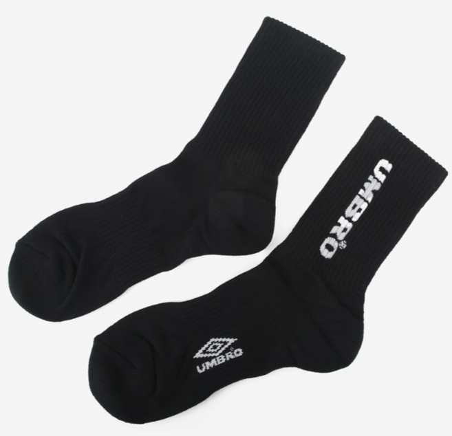 엄브로 양말 삭스 중목 패션 스포츠 러닝 운동 러닝 축구 캐주얼 남성 여성 매장판 헬스 U0223CSC45-BLK