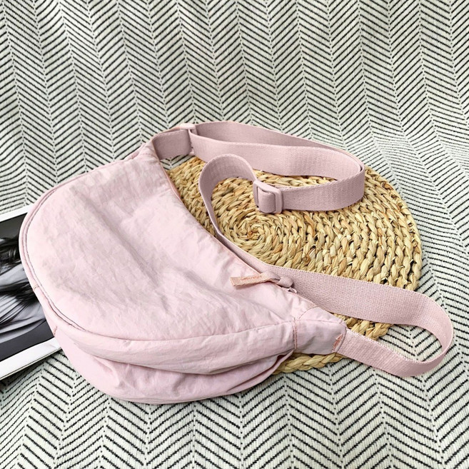 샵토피아 여행용 데일리 가벼운 반달 미니 크로스백