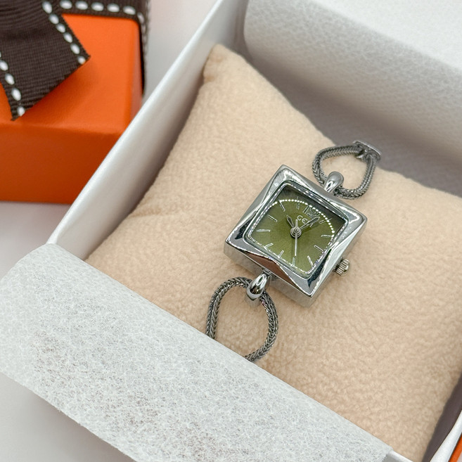 필루나 고급스러운 사각 스퀘어 메탈 체인 여성 손목시계 [선물포장 발송]