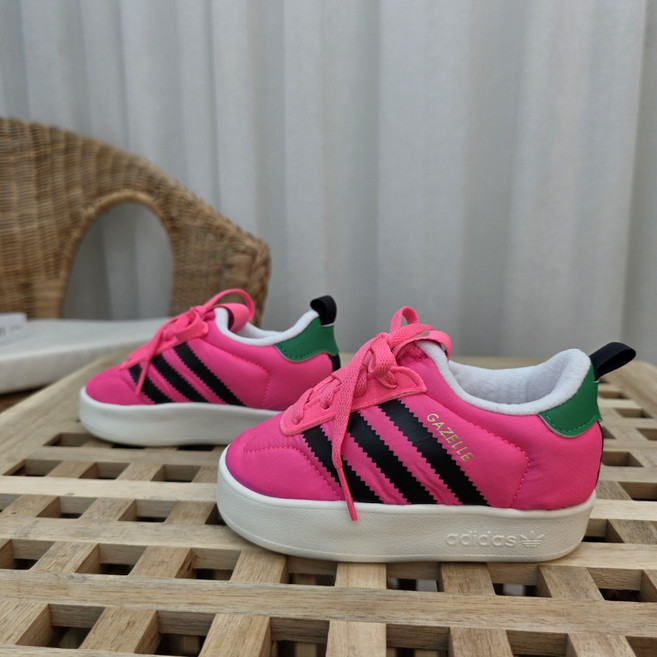 아디다스 가젤 홈 인펀트 핑크 키즈 스니커즈 유아 벨크로 아동화 부드러운 아이들 첫 신발 + 다용도 방수 슈즈파우치 증정