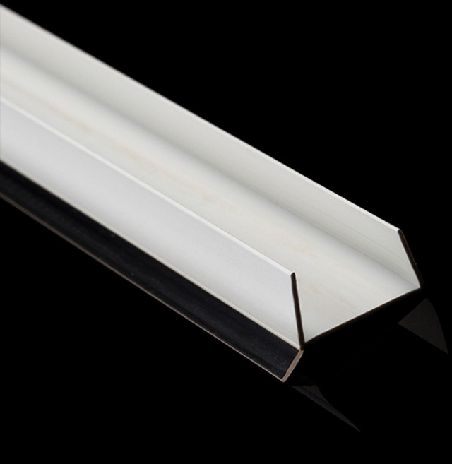 리틀체인지 싱크대 쫄대 걸레받이캡 싱크대하부프로파일, 18mm, 화이트, 2.4m, 1개