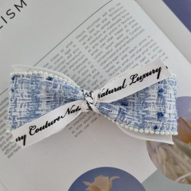 블루 진주 트위드 레터링 반머리 리본핀 머리핀