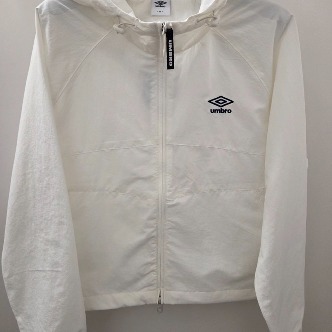 엄브로 UR122CJK32 클래식 우먼스 후드형 바람막이 집업 자켓