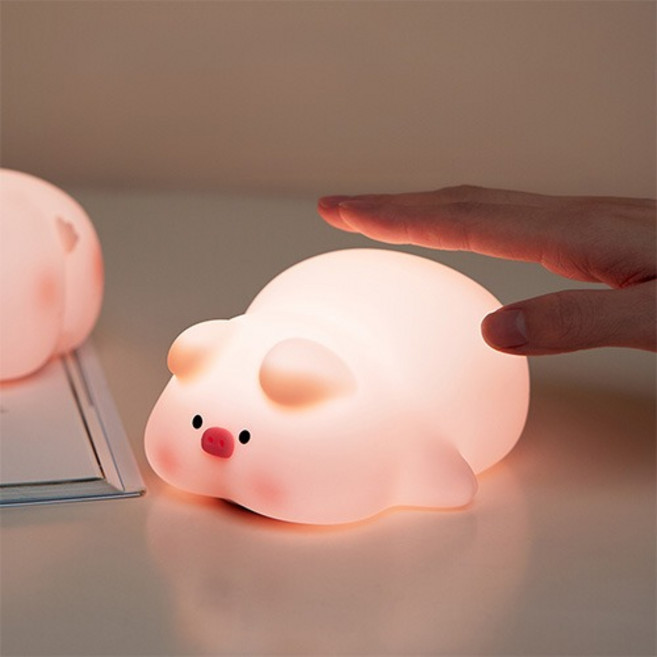 선물하기 좋은 케이엠 2000mAH 말랑말랑 피그 3단계 터치무드등 수면등, 방구끼는 돼지
