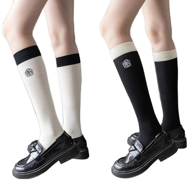 명품 골프양말 까멜리아 흑백 컬러 동백꽃 자수 니삭스 양말 2켤레세트