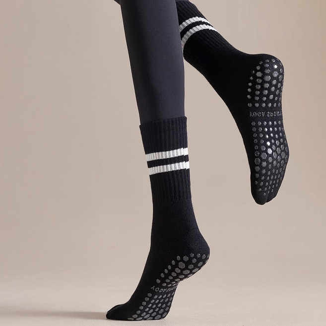 [오락가락] 가성비 - 논슬립 스포츠 양말 4개 세트 - 바닥면 미끄럼방지 투 스트라이프 포인트 운동용 여성필라테스양말 줌바 헬스 일상용 노인 낙상 및 미끄럼 방지 예방