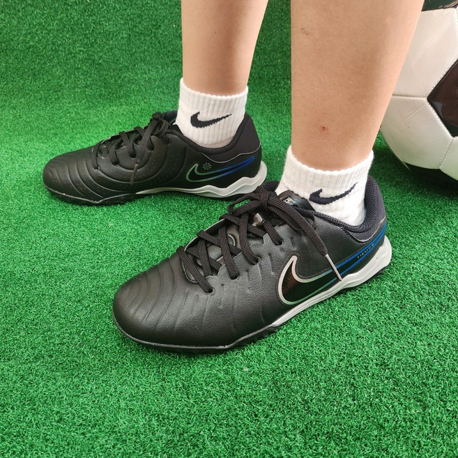 [국내매장판] 나이키 주니어 축구화 가볍고 편안한 풋살화 티엠포 레전드 아카데미 뉴발란스정품양말증정