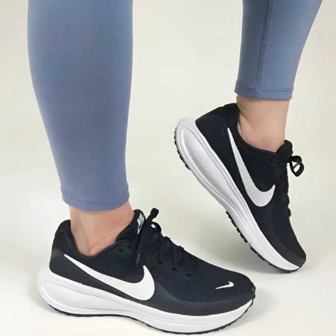 [국내정품 오늘출발] 나이키 레볼루션 8 남성 여성 발편한 운동화 런닝화 러닝화 헬스 (에스위즈 발목양말증정)