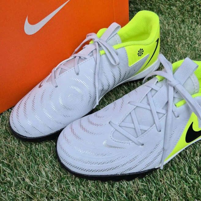 나이키 주니어 팬텀 GX2 아카데미 메탈릭 실버 볼트 형광 인조잔디용 축구화 풋살화 [국내매장판 A/S가능]
