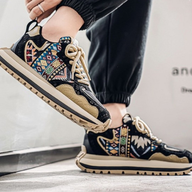 KOPN 봄가을 남성 신발 트렌드 패션 프린트 자수 스니커즈 편안하고 두꺼운 밑창 키높이 신발남