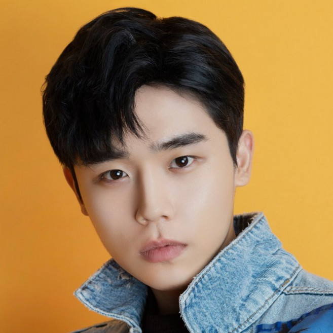 투애니위그 부분가발 남자머리 믹스 포마드펌 남자가발 투블럭가발 남자헤어스타일 추천 남자 정수리가발, 2. 자연갈색(가르마) 오른쪽눈에 왼쪽눈 방향, 1개