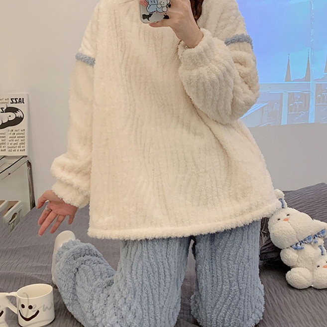 크레스티 여성 따뜻한 피치기모 잠옷 겨울 상하의 세트 긴팔 홈웨어