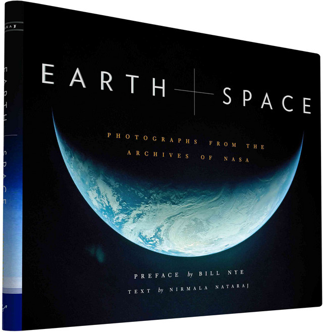 Earth and Space: Photographs from the Archives of Nasa, Chronicle Books Llc