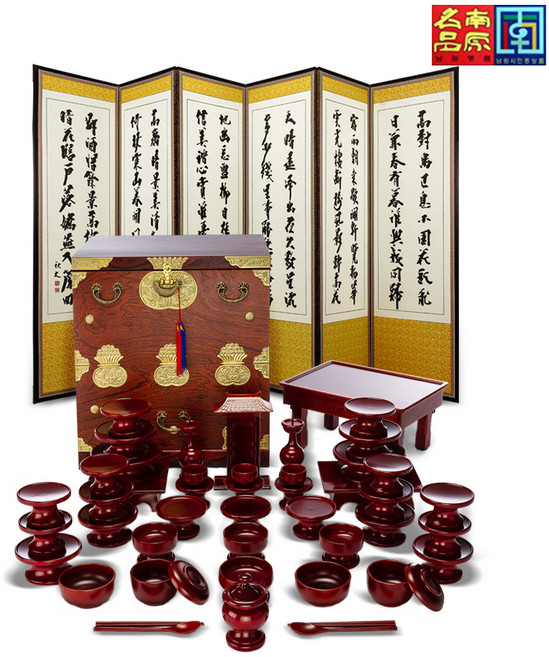 춘향골 남원목기 물푸레 제기 47p + 오동함 (+향로상) 추사 산수화 6폭병풍, 1개, 접시18,나물접시3,술잔3,잔대3,탕기3,식혜그릇1,향로1,촛대2,어틀1,편틀1,지방틀1,주발2세트,오동함1,6폭병풍,향로상