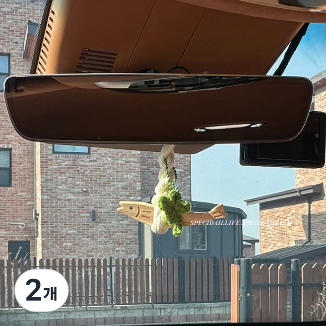 특별한일상 액막이 명태 룸미러형 새차선물 현관, 2개, 소나무 원목 [네잎클로버 포함]