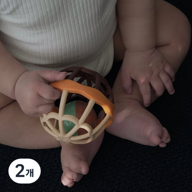 엔밀리밀리 쉽게 잡는 아기 공 비볼 소리나는 소근육 발달 장난감 볼, 브라운, 2개