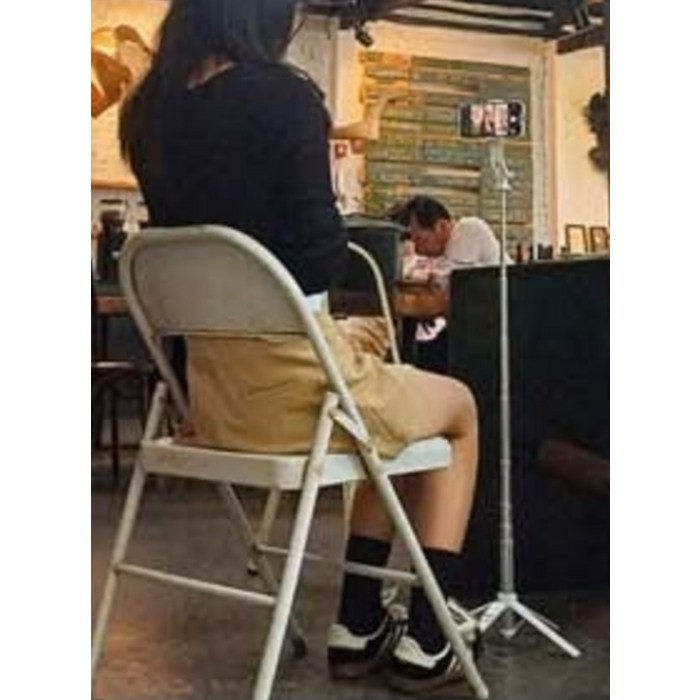 바우아토 락모즈 미니 초경량 광각 촬영 모드 원터치 사각 거치 블루투스 셀카봉 삼각대, D-B-0373 후기 분석 - 삼각대 다리 확장 및 하단 지지력 테스트