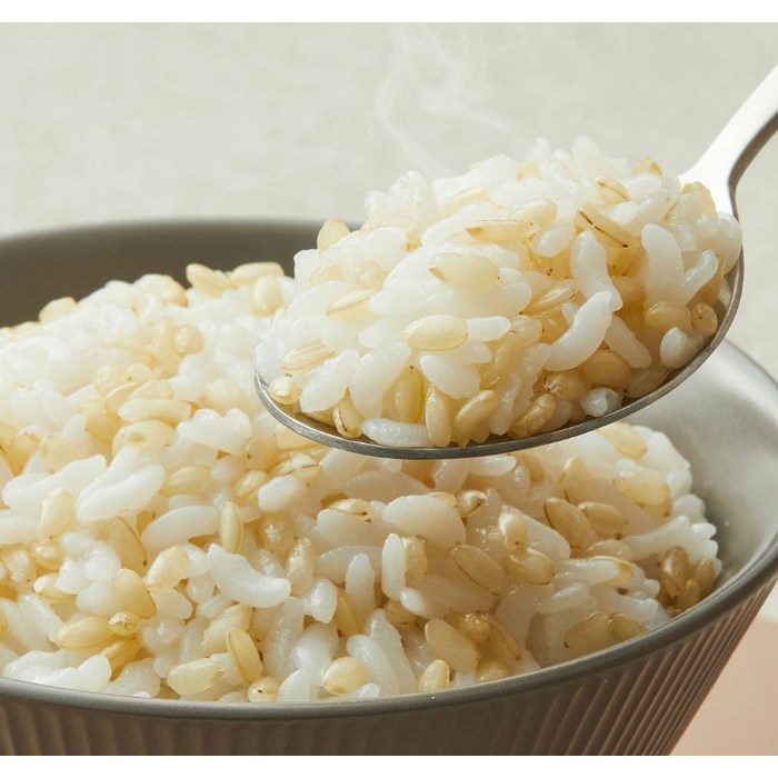 햇반 현미쌀밥, 210g 후기 분석 - 밥 단면 및 질감 상세