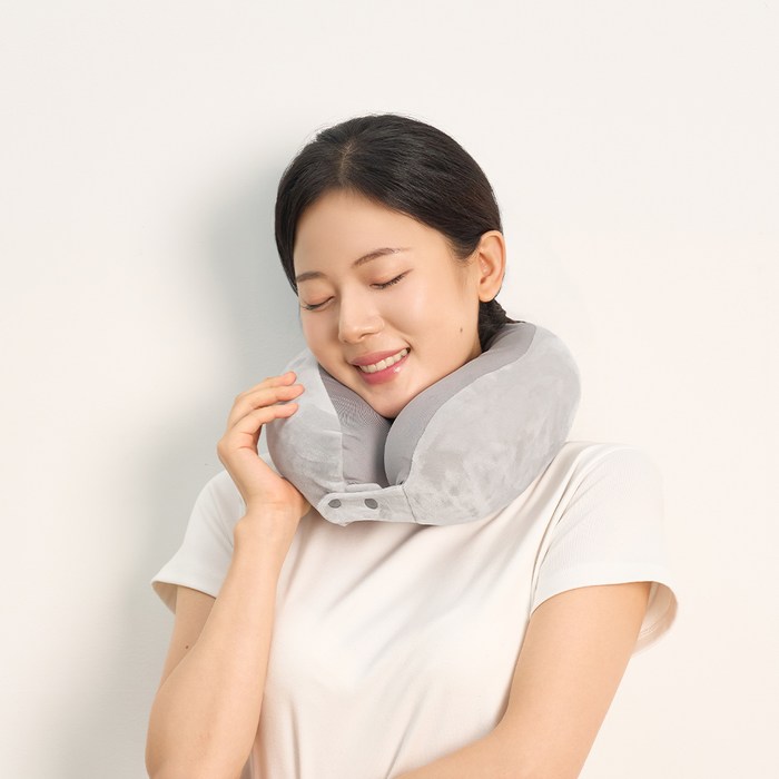 지티스 양면 기내용 여행용 목베개 후기 분석 - 야외 사용 예시