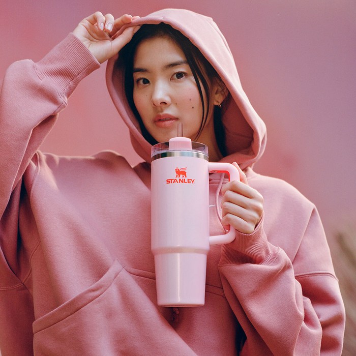 스탠리 퀜처 H2.0 플로우 스테이트 텀블러, 로즈페탈쉬머 후기 분석 - 하단부 컵홀더 사이즈