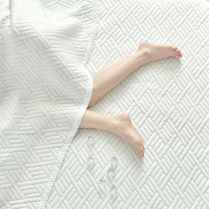 곰표쿨베어 국내생산 프리즌 여름 차가운 냉감패드 고정밴드 쿨매트, 화이트 후기 분석 - 세탁 안내 텍스처