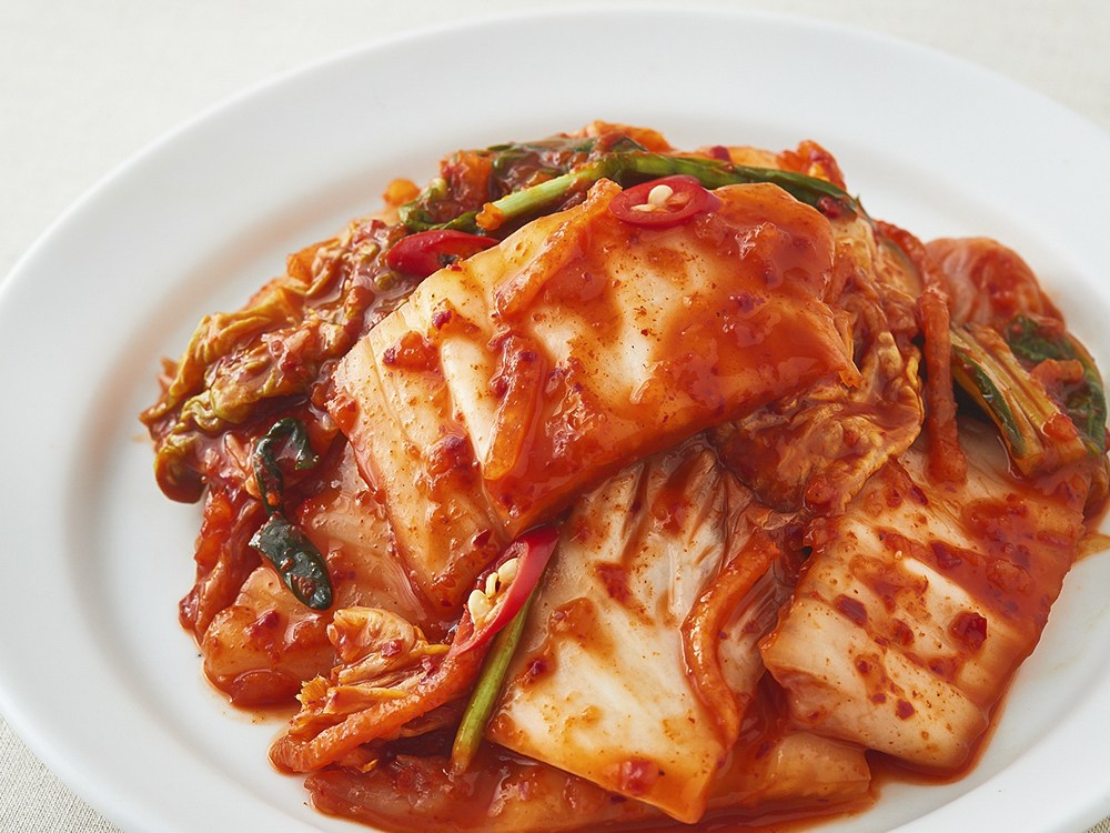 Mosan Kimchi Gatdamgeun Spicy Silbi Sseoleun Pear Chu Kimchi , 1 Pack , 1.2 kg (모산김치 갓담근 매운 실비 썰은 배추김치, 1개, 1.2kg)